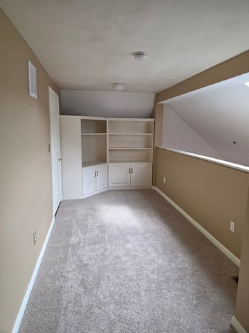 661 Lowell St 17, Lexington, MA 02420