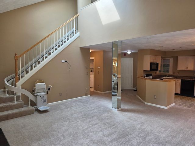 661 Lowell St 17, Lexington, MA 02420