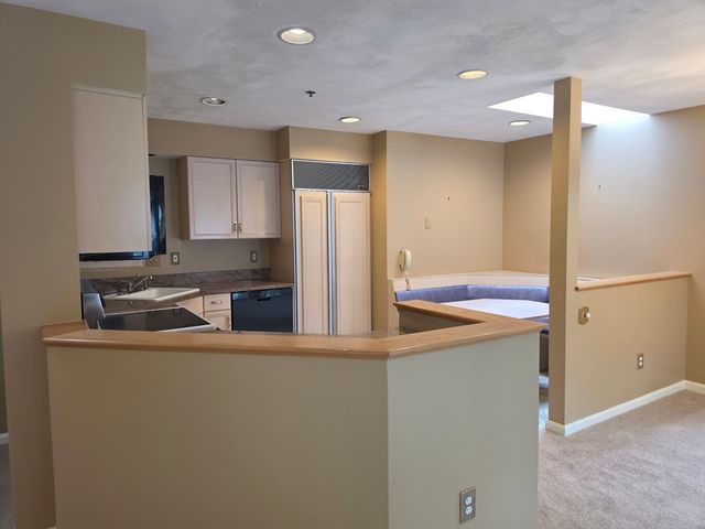 661 Lowell St 17, Lexington, MA 02420