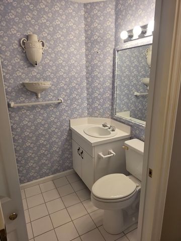 661 Lowell St 17, Lexington, MA 02420