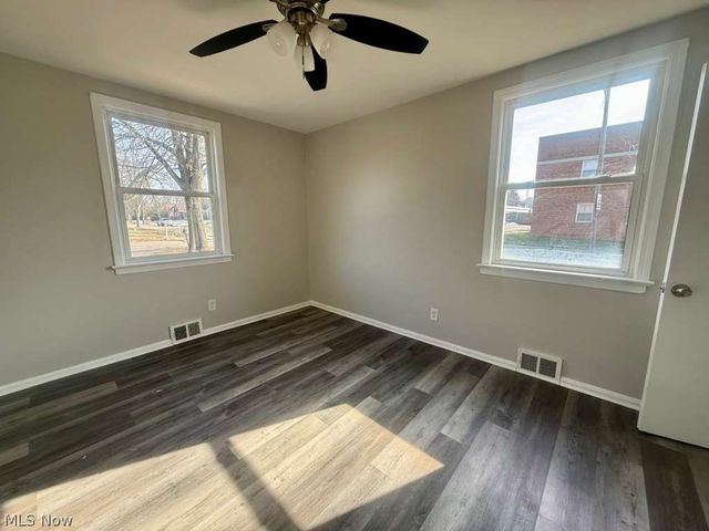 2027 Warrensville Center Road 3, South Euclid, OH 44121