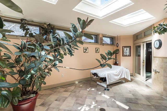 1505 S SHORE Drive, Erie, PA 16505