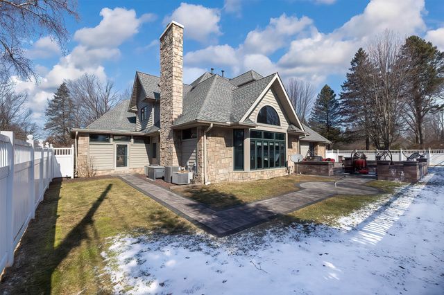 1505 S SHORE Drive, Erie, PA 16505