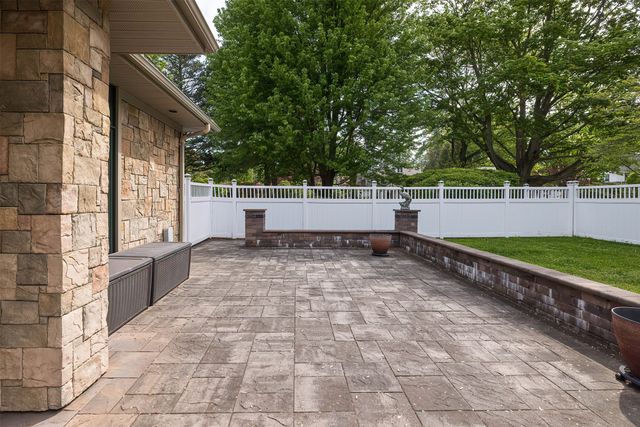 1505 S SHORE Drive, Erie, PA 16505