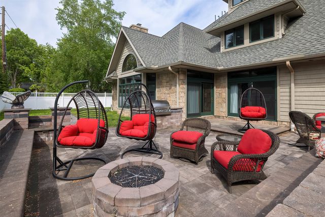 1505 S SHORE Drive, Erie, PA 16505