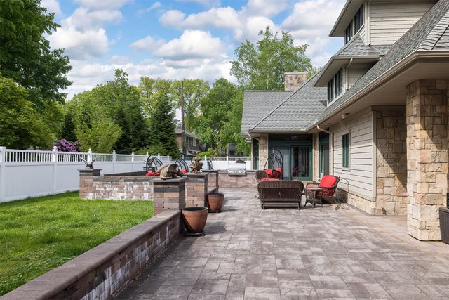 1505 S SHORE Drive, Erie, PA 16505