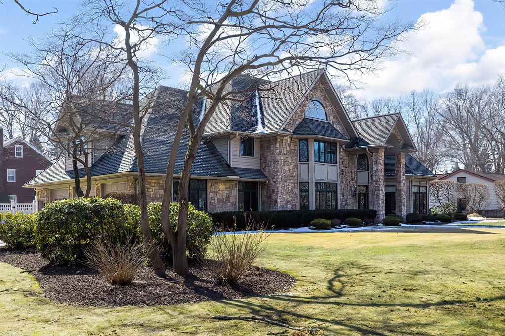 1505 S SHORE Drive, Erie, PA 16505