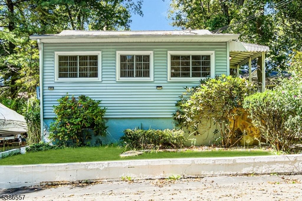 118 Tulsa Trl, Hopatcong Boro, NJ 07843