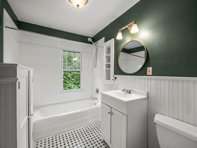 5118 James Avenue N, Minneapolis, MN 55430