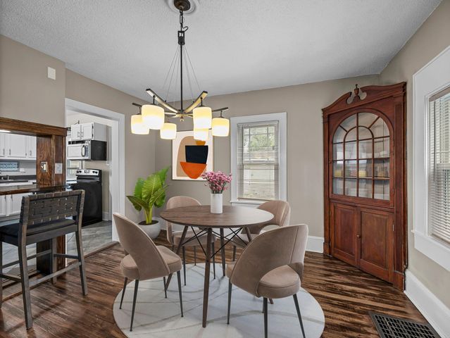 5118 James Avenue N, Minneapolis, MN 55430