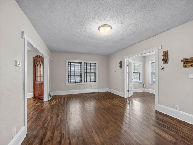 5118 James Avenue N, Minneapolis, MN 55430