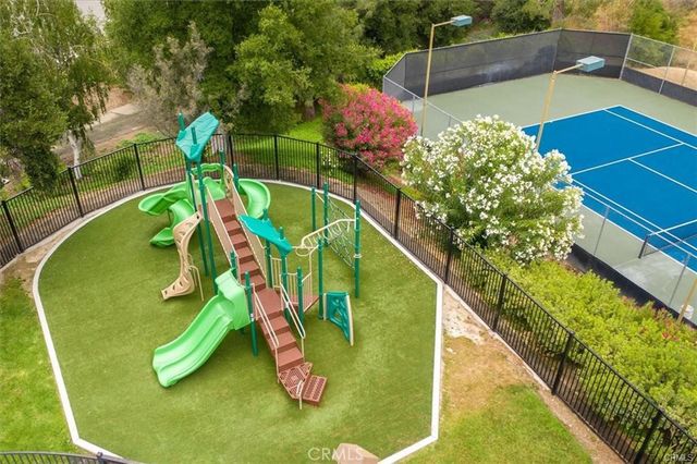 23491 Thornewood, Newhall, CA 91321
