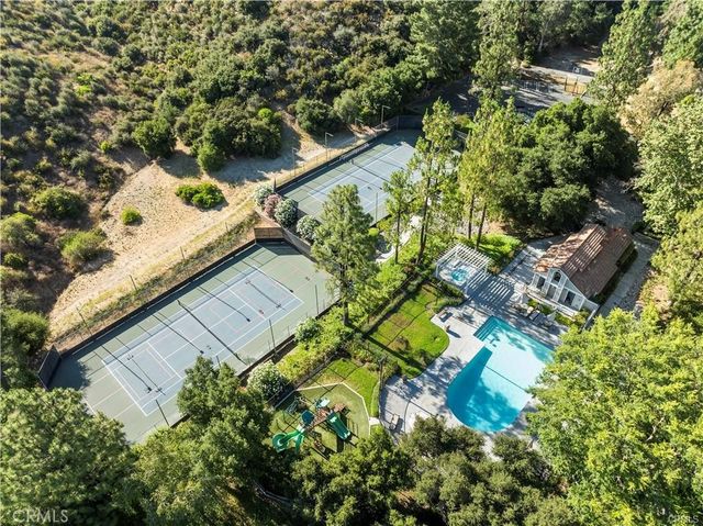23491 Thornewood, Newhall, CA 91321