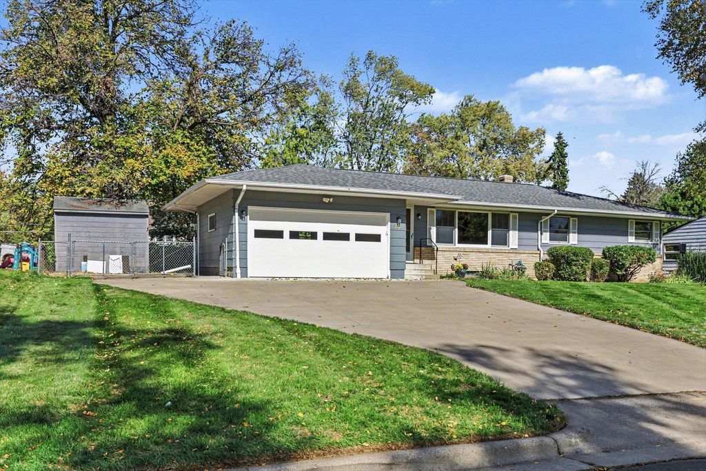 997 Arbogast Street, Shoreview, MN 55126 — photo 2