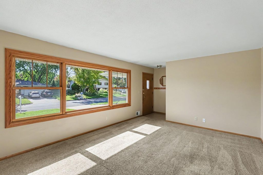997 Arbogast Street, Shoreview, MN 55126 — photo 3
