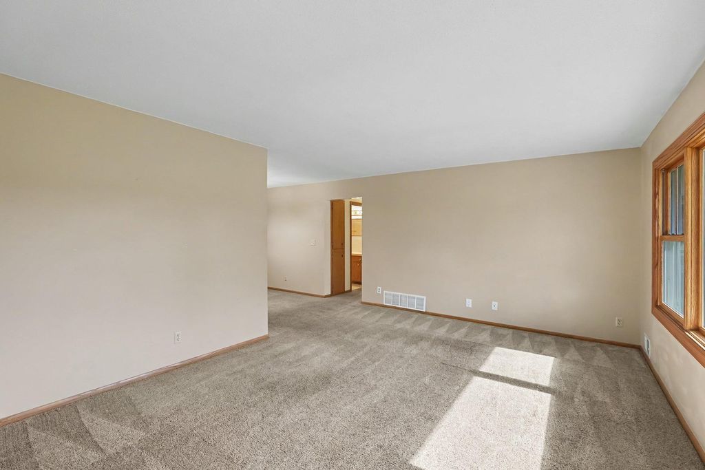 997 Arbogast Street, Shoreview, MN 55126 — photo 5