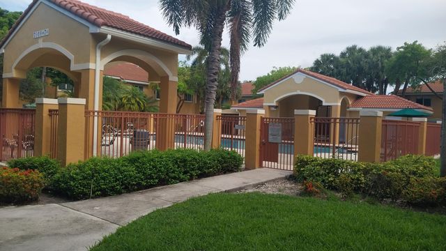 651 NW 79th Avenue Apt 104, Pembroke Pines, FL 33024