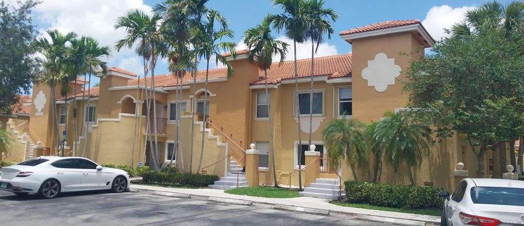 651 NW 79th Avenue Apt 104, Pembroke Pines, FL 33024