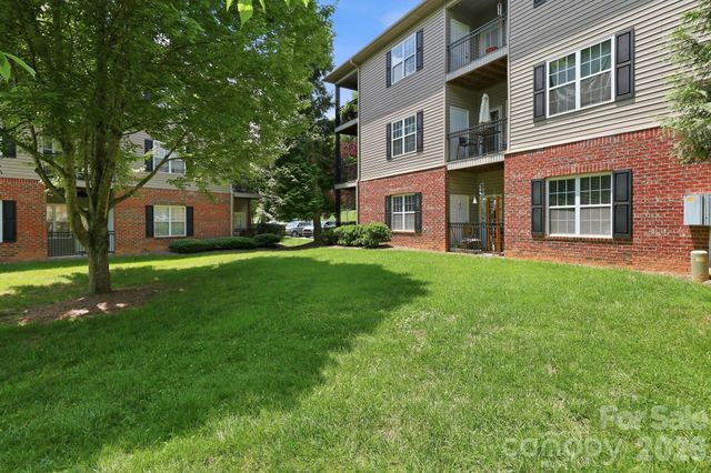 528 Appeldoorn Circle, Asheville, NC 28803
