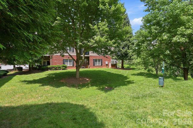 528 Appeldoorn Circle, Asheville, NC 28803