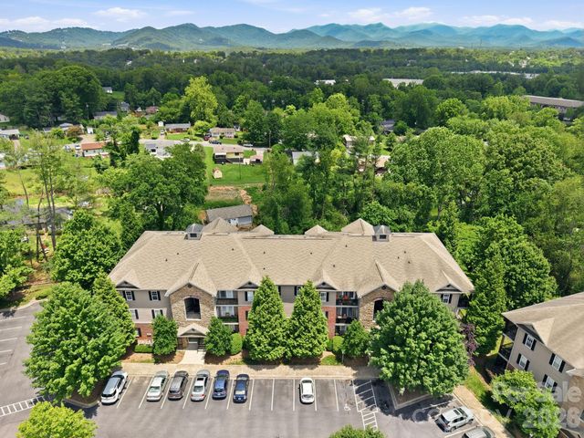 528 Appeldoorn Circle, Asheville, NC 28803