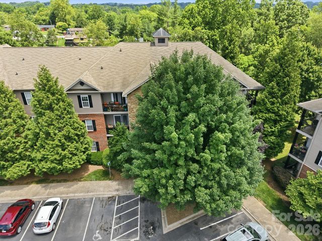 528 Appeldoorn Circle, Asheville, NC 28803
