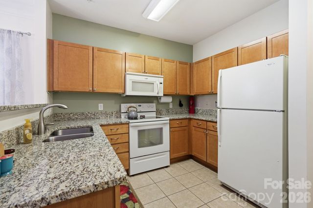 528 Appeldoorn Circle, Asheville, NC 28803