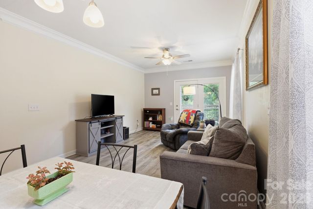 528 Appeldoorn Circle, Asheville, NC 28803