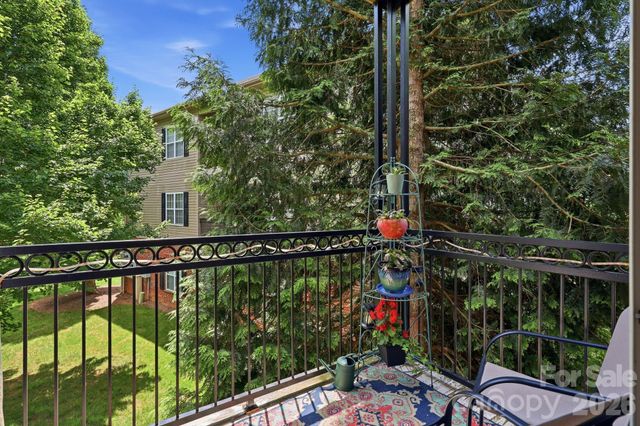 528 Appeldoorn Circle, Asheville, NC 28803