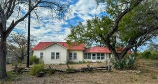 153 County Road 312, George West, TX 78022
