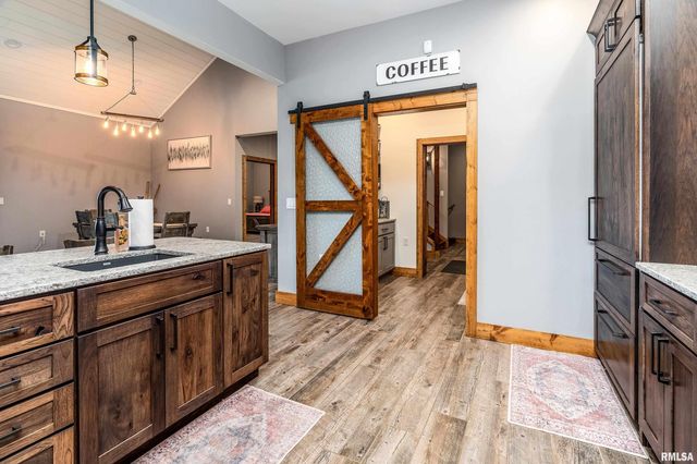 1651 Sneed Road, Carbondale, IL 62902