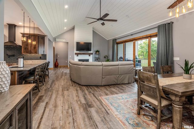 1651 Sneed Road, Carbondale, IL 62902