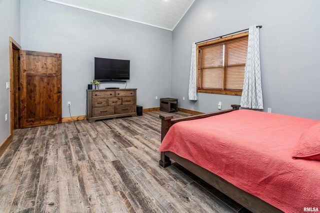 1651 Sneed Road, Carbondale, IL 62902