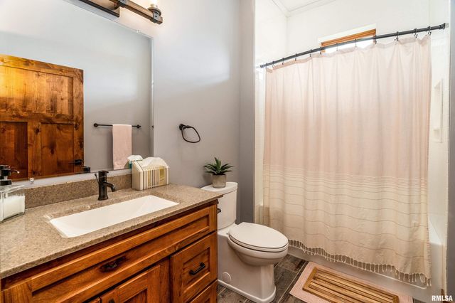 1651 Sneed Road, Carbondale, IL 62902