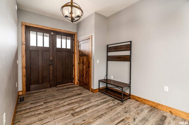 1651 Sneed Road, Carbondale, IL 62902