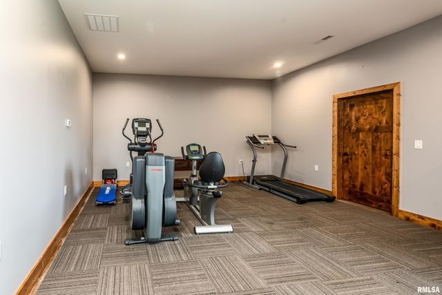 1651 Sneed Road, Carbondale, IL 62902