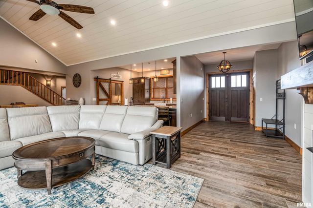 1651 Sneed Road, Carbondale, IL 62902