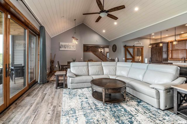 1651 Sneed Road, Carbondale, IL 62902