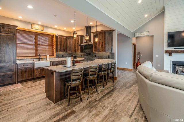 1651 Sneed Road, Carbondale, IL 62902