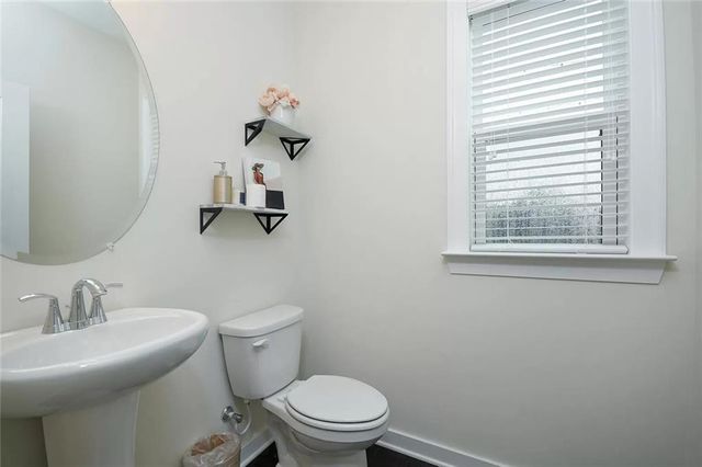 2048 Holtz Lane, Atlanta, GA 30318