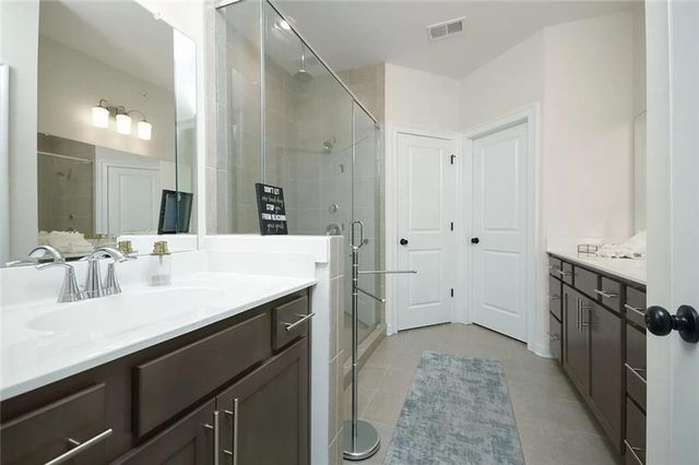 2048 Holtz Lane, Atlanta, GA 30318