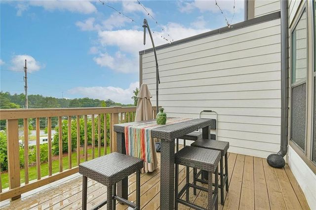 2048 Holtz Lane, Atlanta, GA 30318