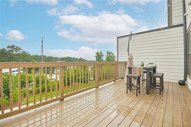 2048 Holtz Lane, Atlanta, GA 30318