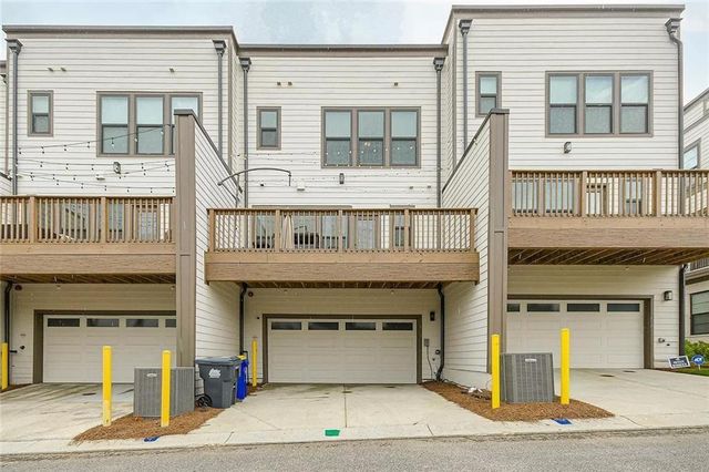 2048 Holtz Lane, Atlanta, GA 30318