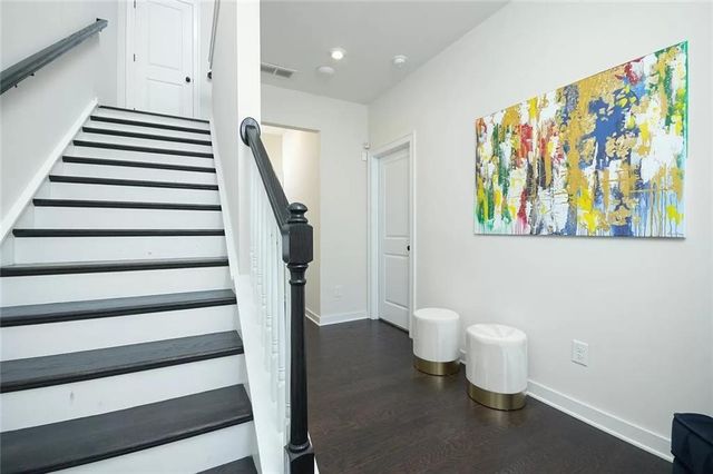 2048 Holtz Lane, Atlanta, GA 30318