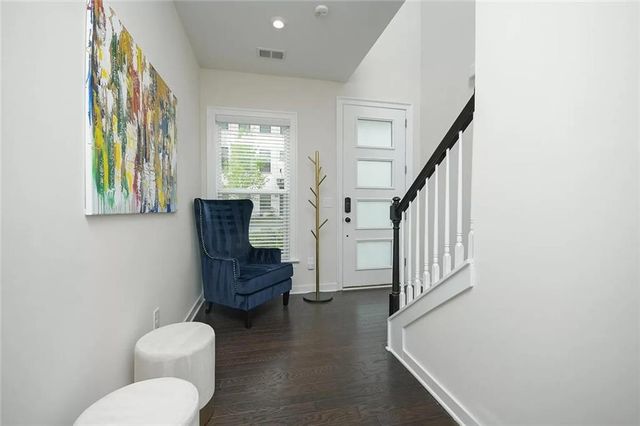 2048 Holtz Lane, Atlanta, GA 30318