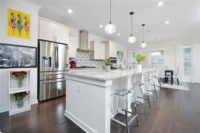 2048 Holtz Lane, Atlanta, GA 30318