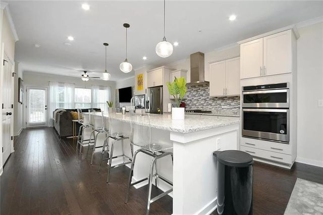 2048 Holtz Lane, Atlanta, GA 30318