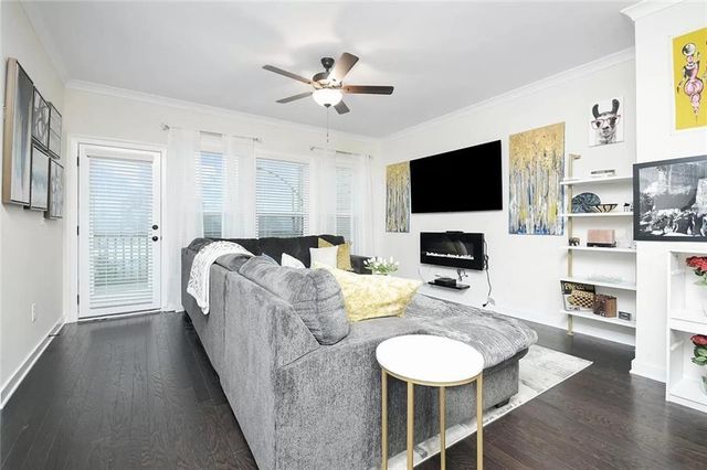 2048 Holtz Lane, Atlanta, GA 30318