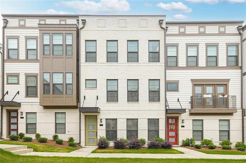 2048 Holtz Lane, Atlanta, GA 30318